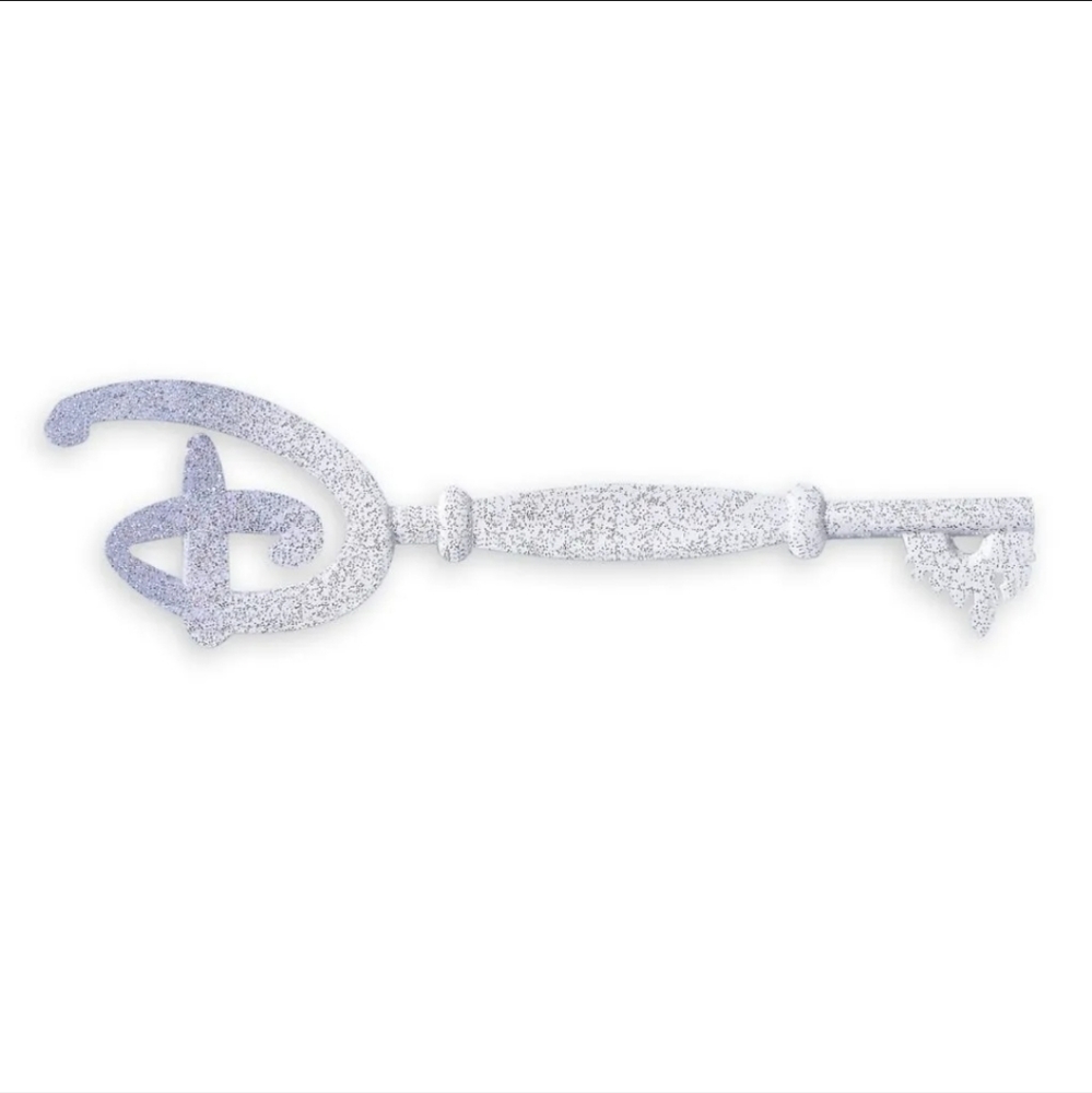 NWT Disney Store Frozen Fan Fest Collectible Key shimmer sparkle ice castle